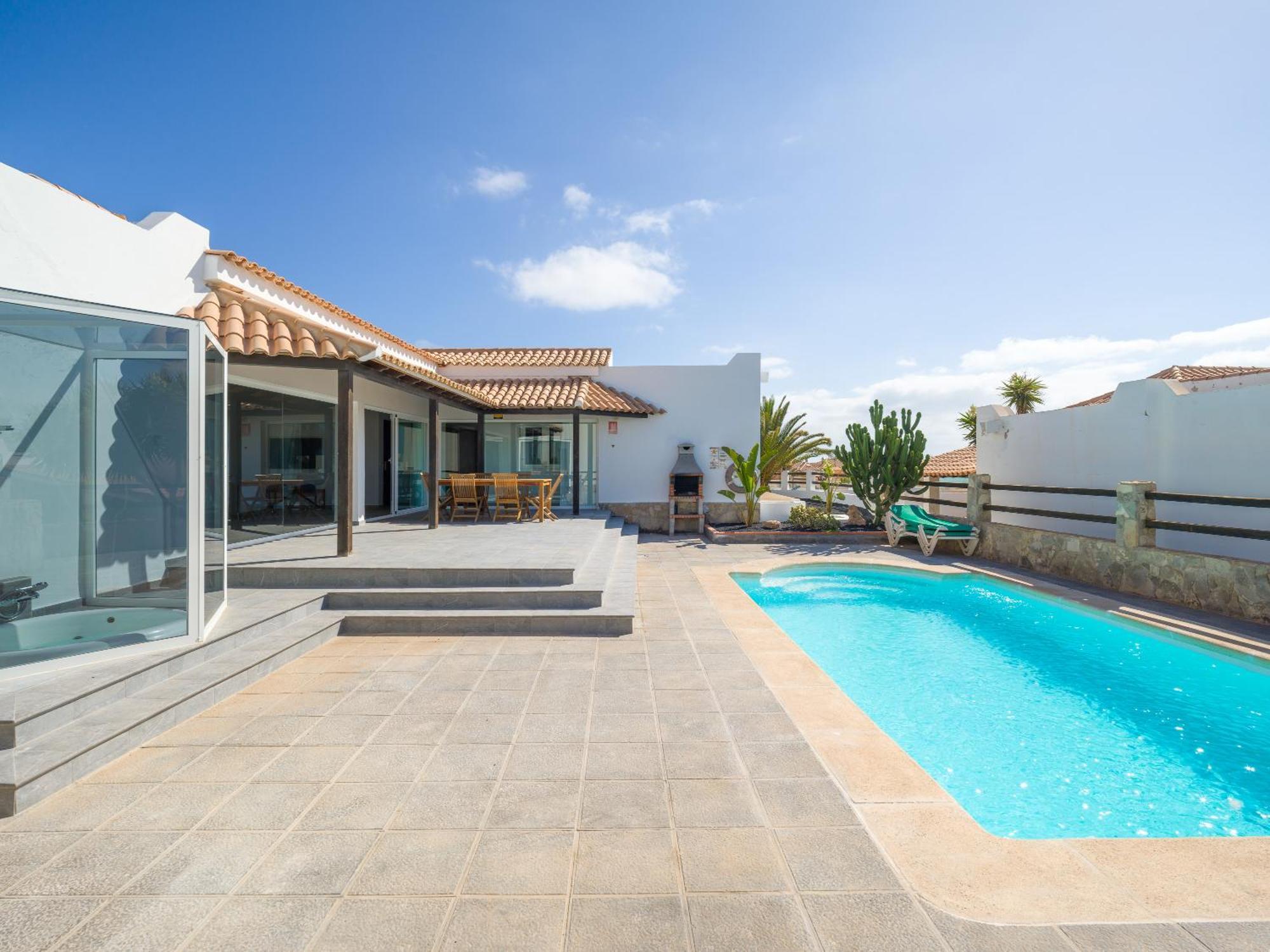 Lobos With Private Pool And Bbq Villa
